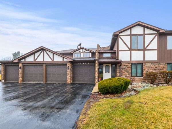 12912 Mill Drive E, Unit E2, Palos Park, IL 60464