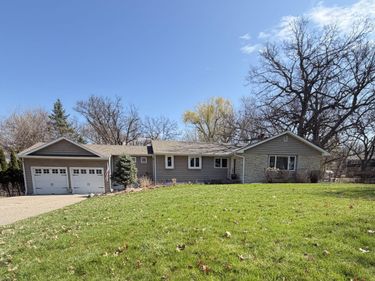 4713 Fairhills Road W, Minnetonka, MN 55345