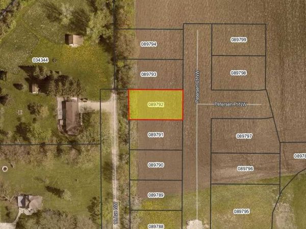 1142 Petersen Court NW, Stewartville, MN 55976