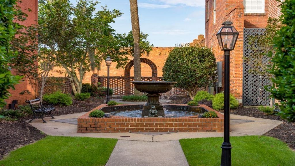 400 Green Ash Dr. Photo 37