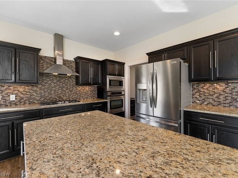 524 Berklee Drive, Poland, OH 44514 Photo 4