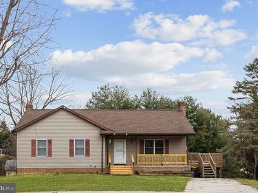 225 BRAGG CIRCLE, HANOVER, PA 17331