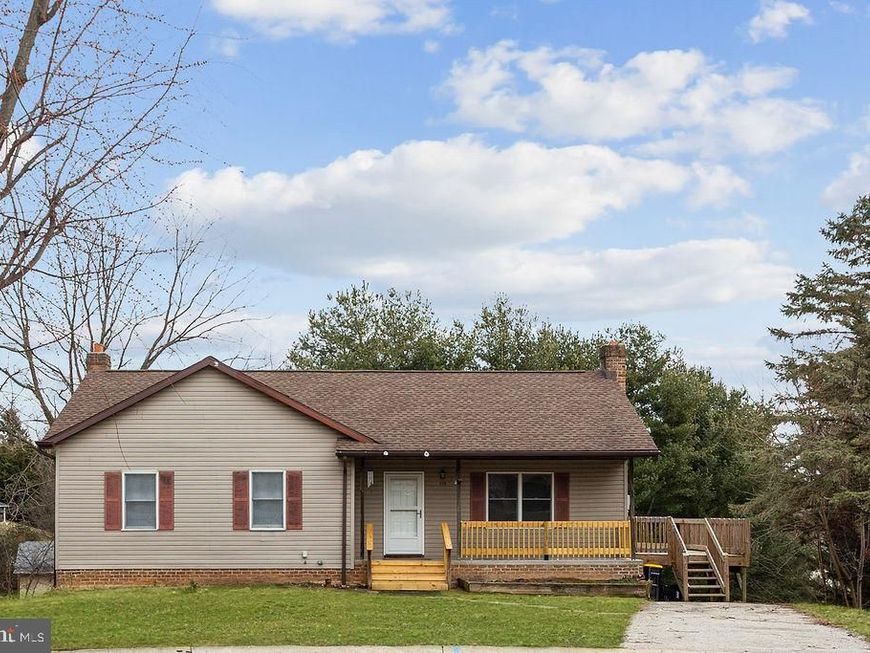 225 Bragg Circle, Hanover, PA 17331 Main Photo