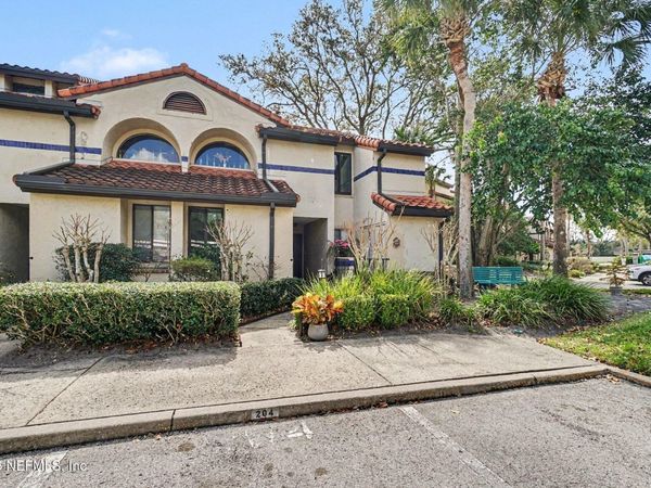 3809 LAVISTA Circle, Unit 204, Jacksonville, FL 32217