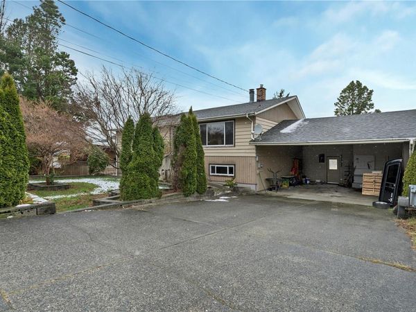 400 Englewood Dr, Port McNeill, BC V0N 2R0