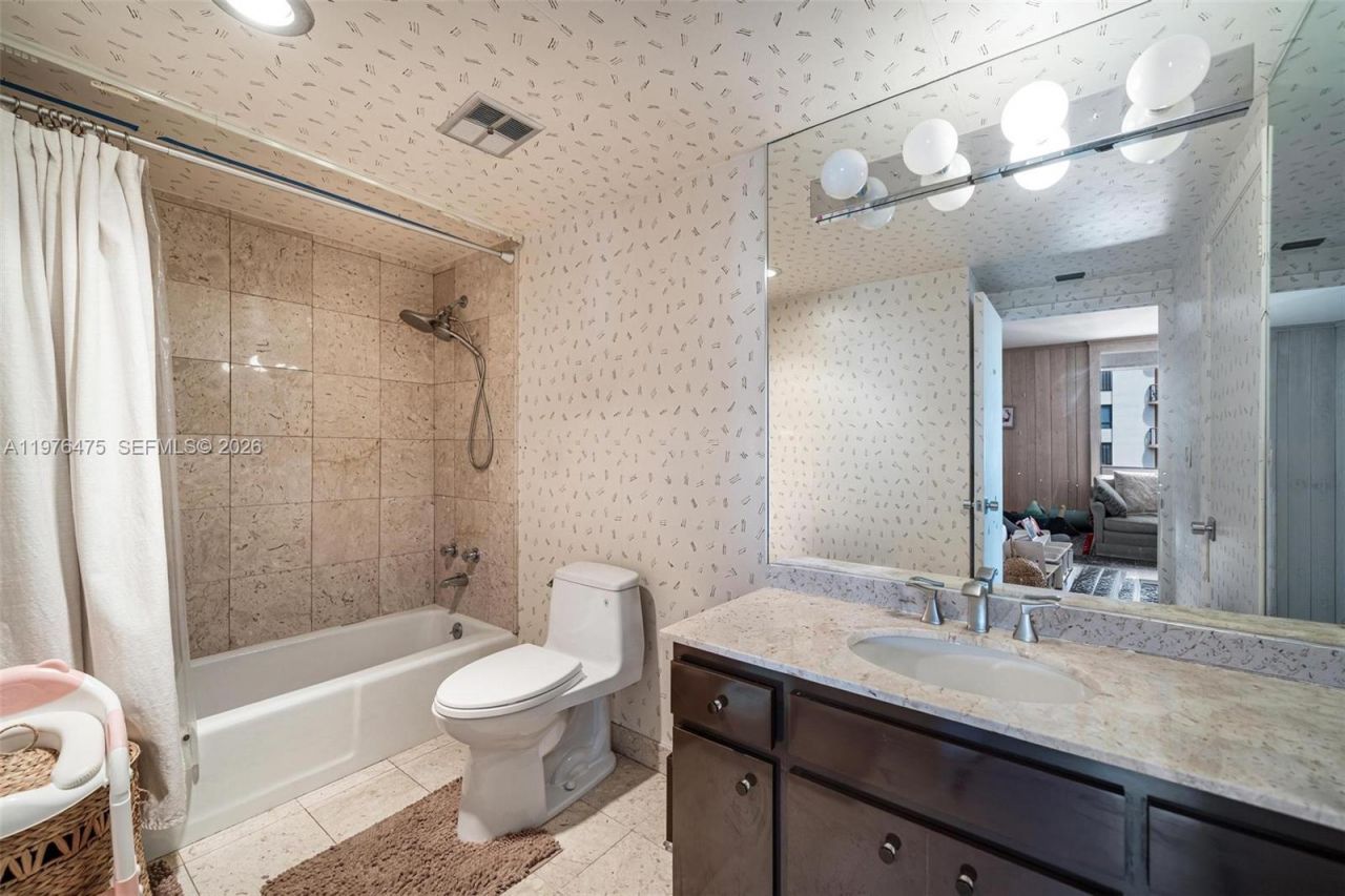 10155 Collins Ave , Unit 1704, Bal Harbour, FL 33154 Photo