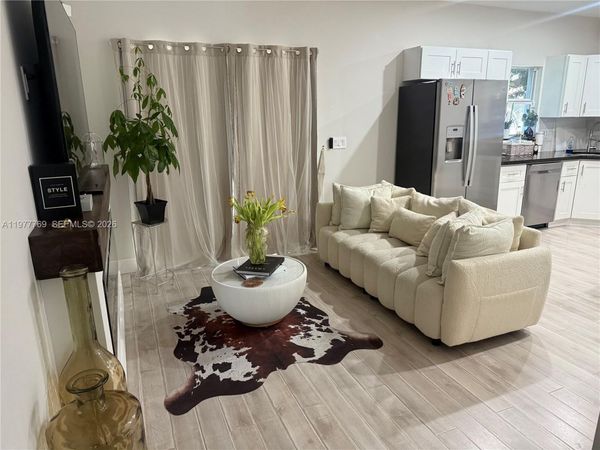 1035 NW 2nd Ave, Fort Lauderdale, FL 33311