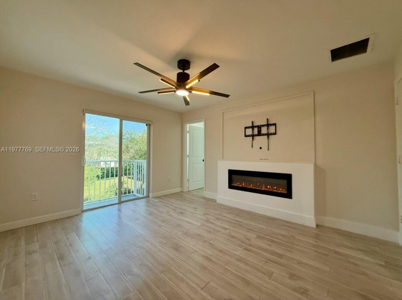 1035 NW 2nd Ave, Fort Lauderdale, FL 33311 Photo