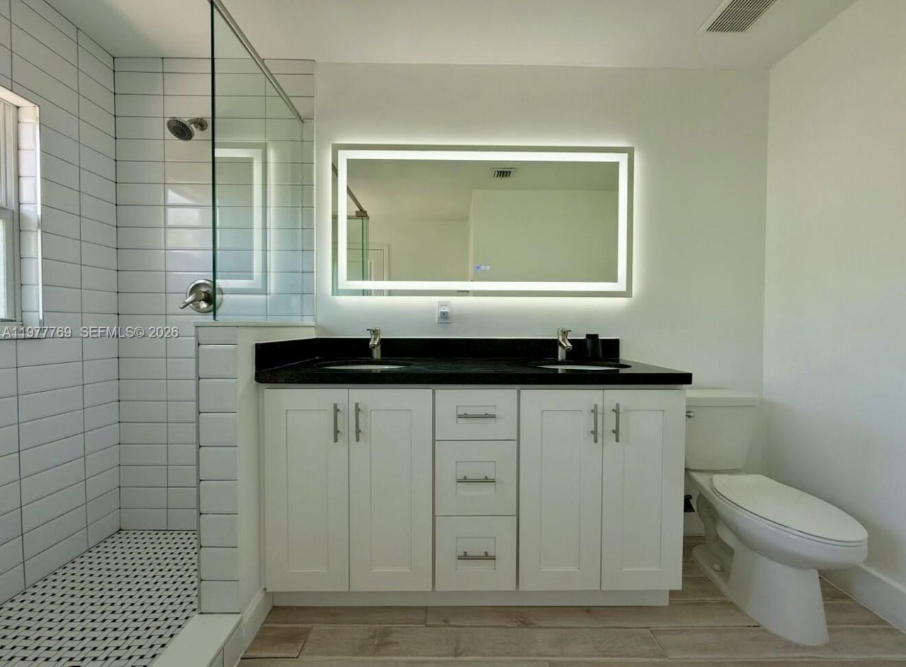 1035 NW 2nd Ave, Fort Lauderdale, FL 33311 Photo