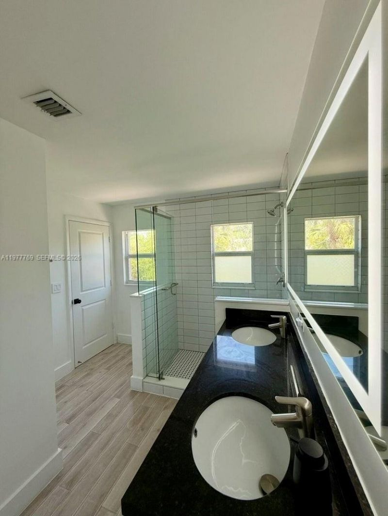 1035 NW 2nd Ave, Fort Lauderdale, FL 33311 Photo