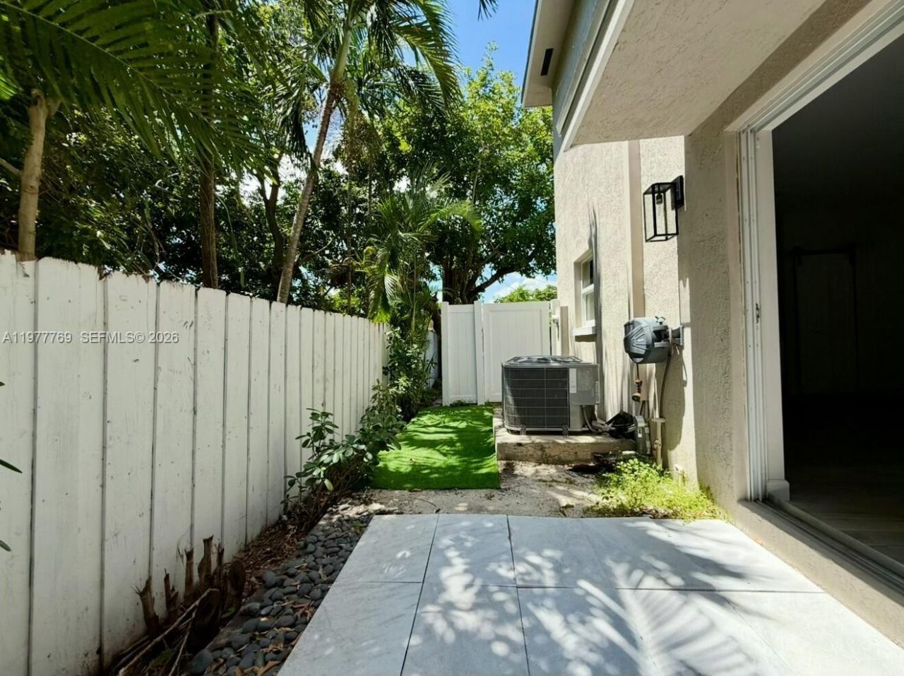 1035 NW 2nd Ave, Fort Lauderdale, FL 33311 Photo