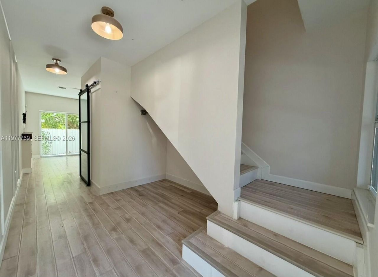 1035 NW 2nd Ave, Fort Lauderdale, FL 33311 Photo