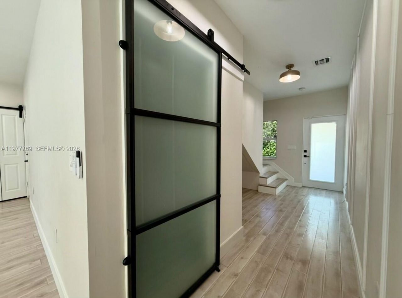 1035 NW 2nd Ave, Fort Lauderdale, FL 33311 Photo