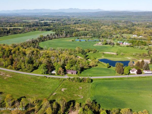 643 Eichybush Road, Kinderhook, NY 12106