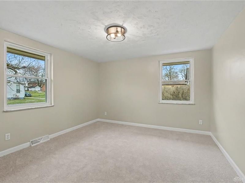 21 S Limestone Street, Jamestown, OH 45335 Photo 17