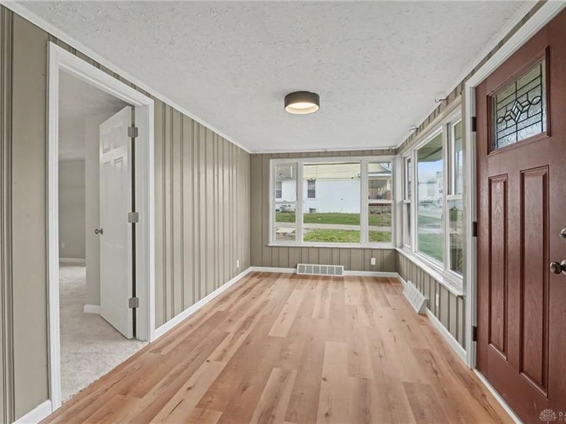 21 S Limestone Street, Jamestown, OH 45335 Photo 4