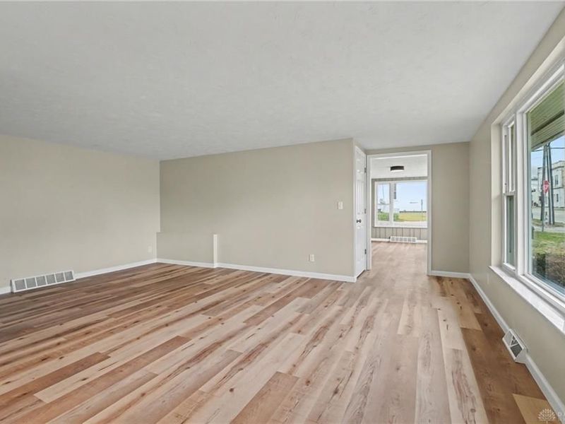 21 S Limestone Street, Jamestown, OH 45335 Photo 6