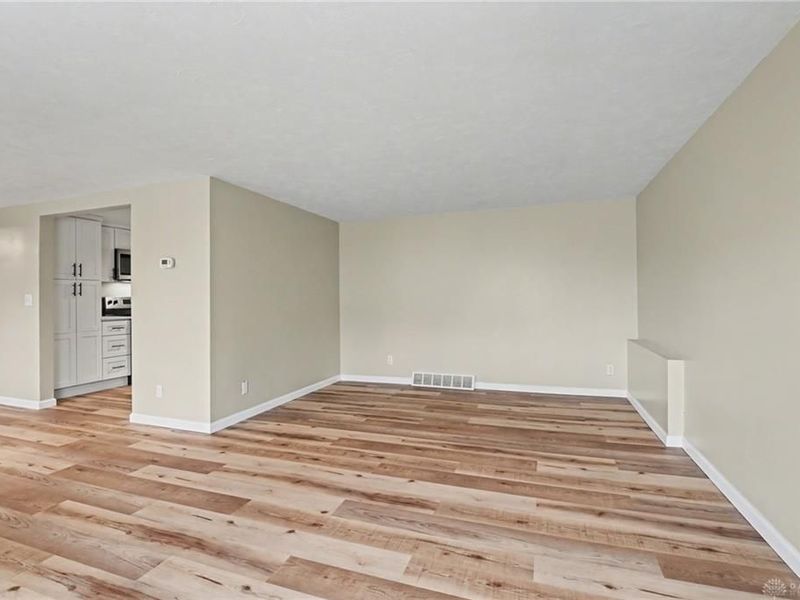 21 S Limestone Street, Jamestown, OH 45335 Photo 7