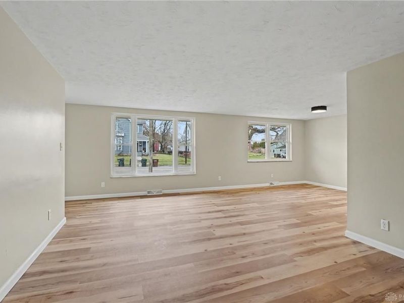 21 S Limestone Street, Jamestown, OH 45335 Photo 8