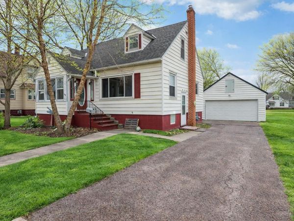 412 W Main Street, Reedsburg, WI 53959