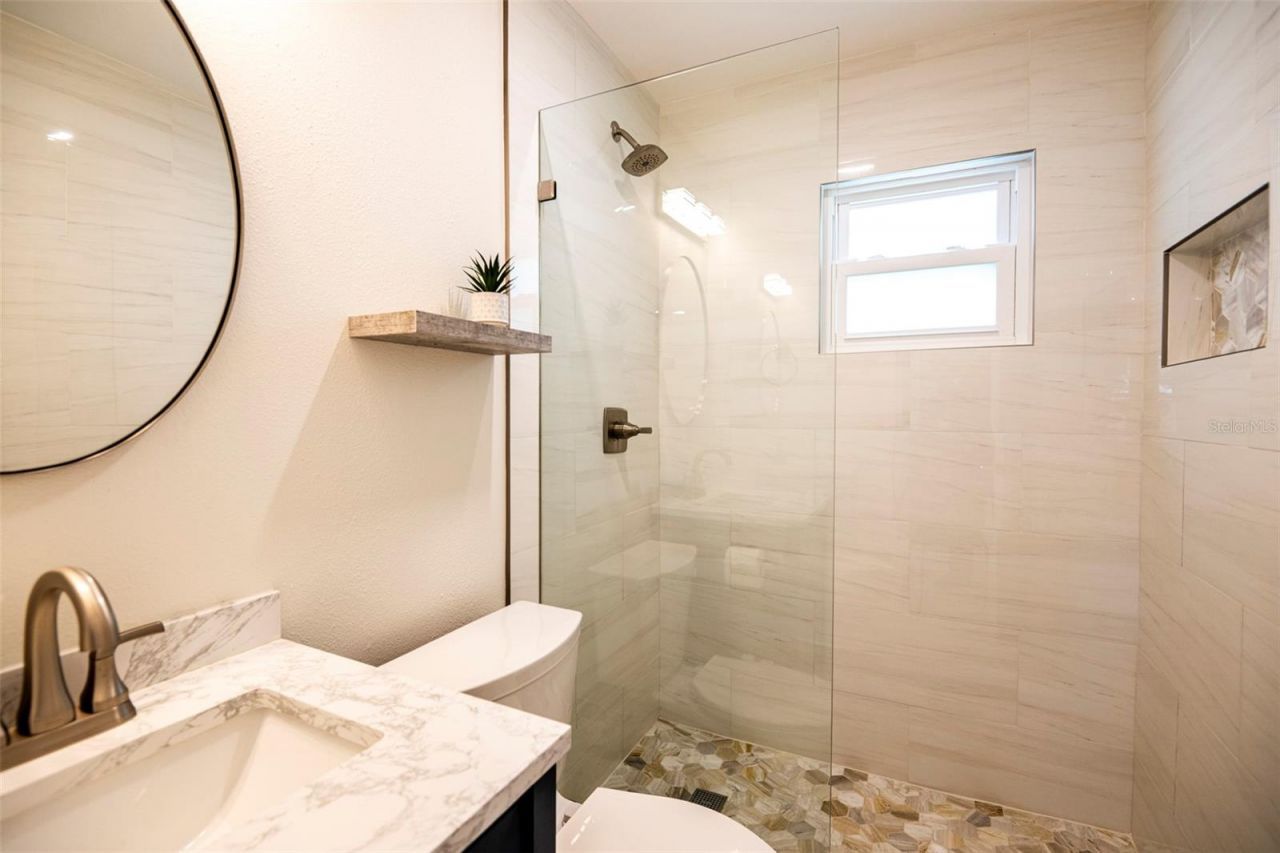 569 Bamboo Drive S, Saint Petersburg, FL 33707 Photo