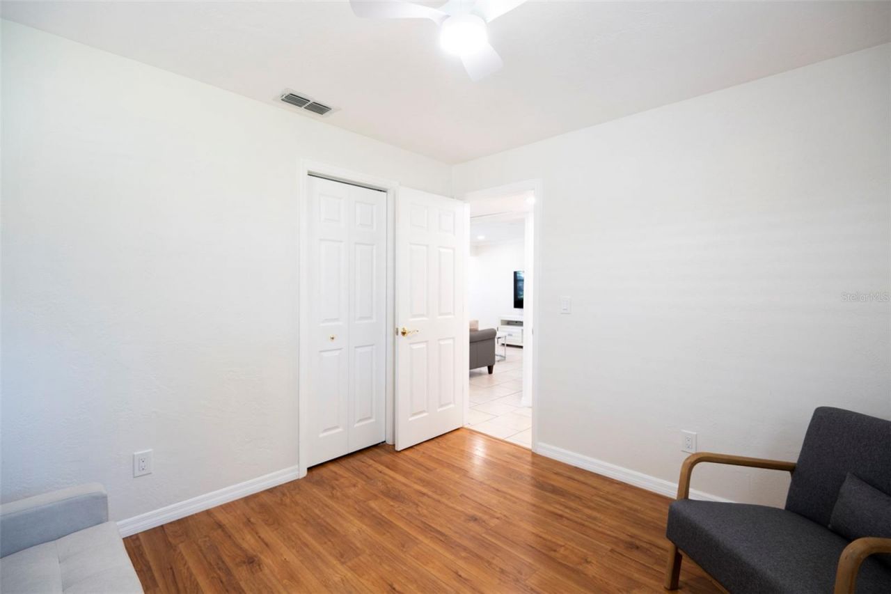 569 Bamboo Drive S, Saint Petersburg, FL 33707 Photo