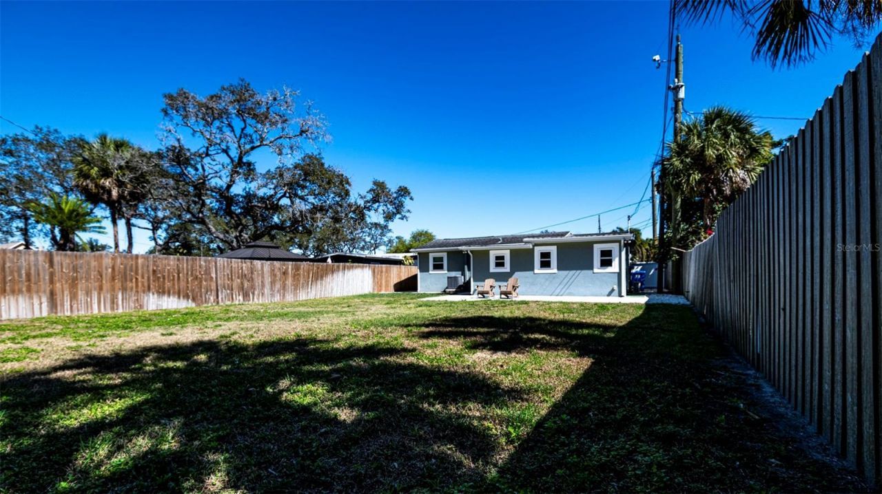 569 Bamboo Drive S, Saint Petersburg, FL 33707 Photo