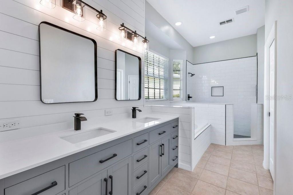 250 River Oaks Landing Court, Unit 530, Debary, FL 32713 Photo