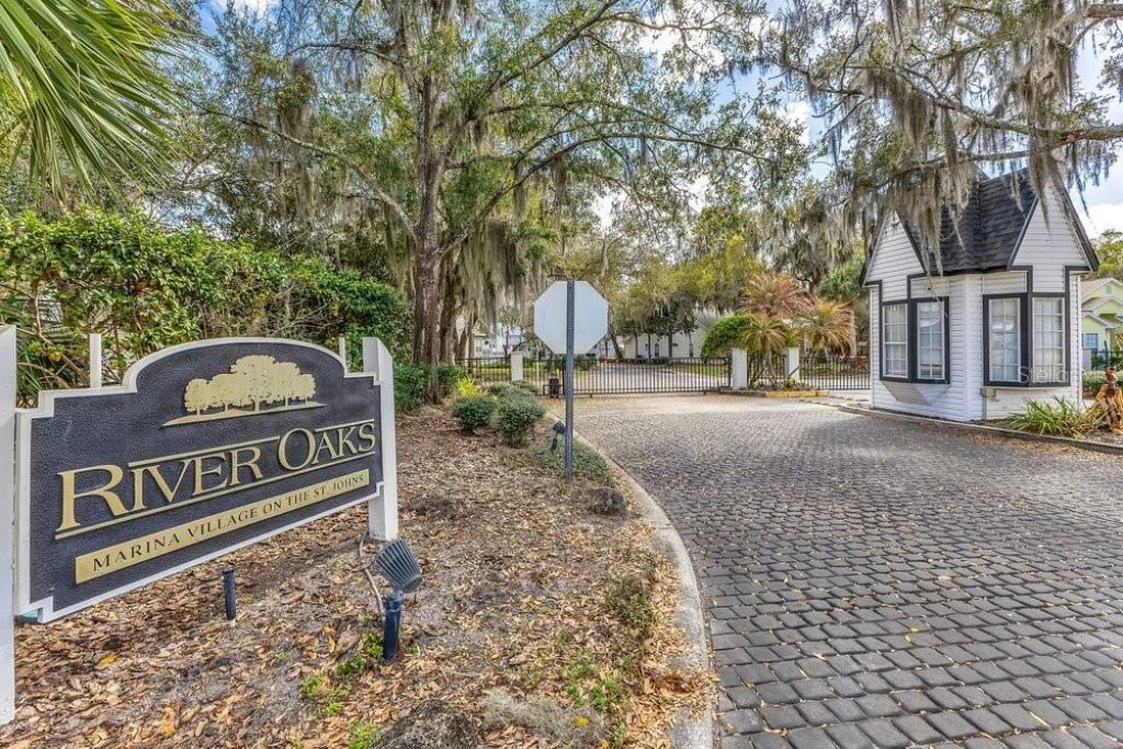 250 River Oaks Landing Court, Unit 530, Debary, FL 32713 Photo