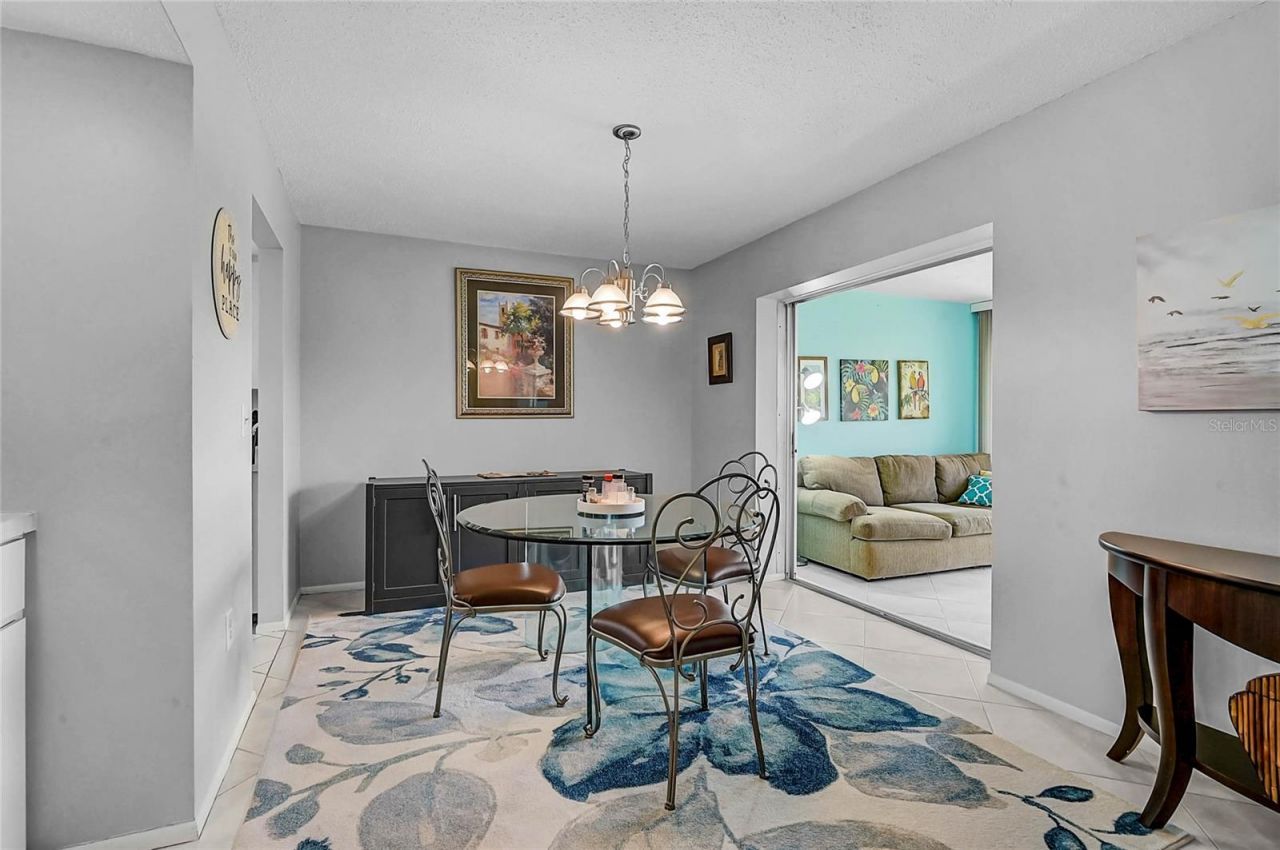 7128 W Country Club Drive N, Sarasota, FL 34243 Photo