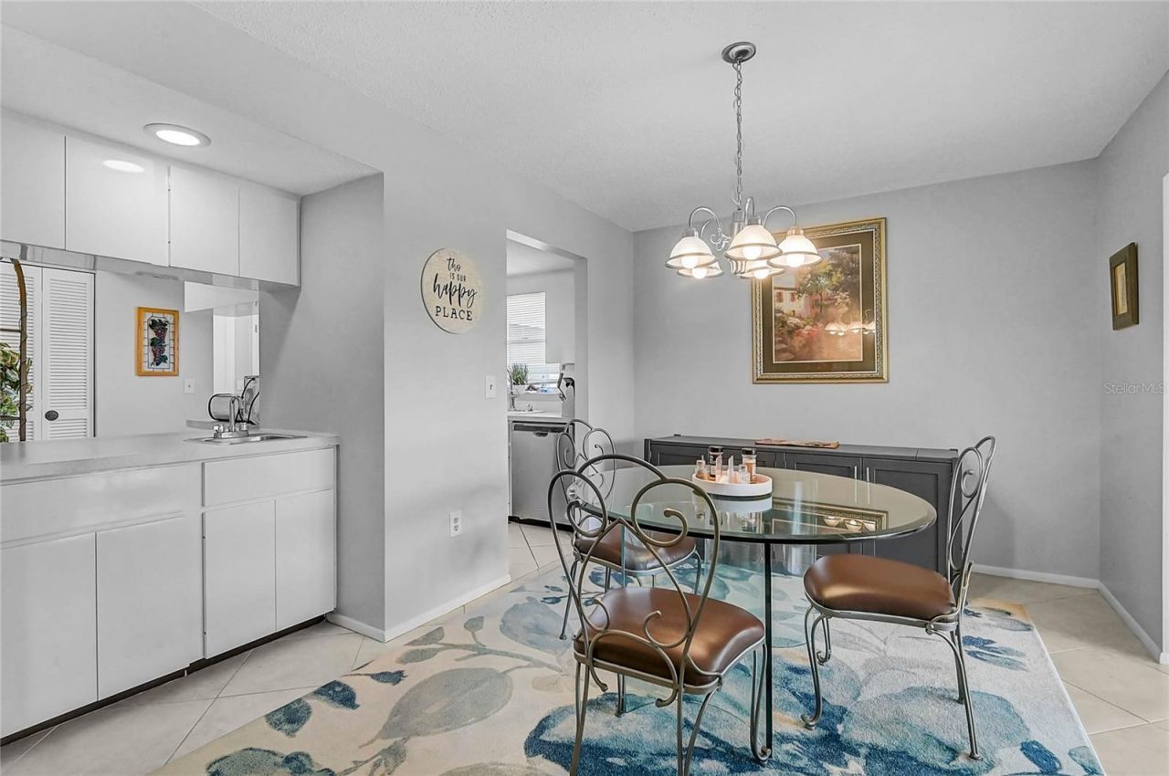 7128 W Country Club Drive N, Sarasota, FL 34243 Photo