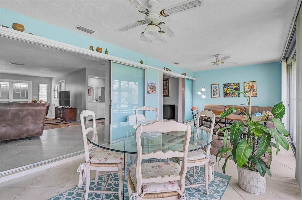 7128 W Country Club Drive N, Sarasota, FL 34243 Photo