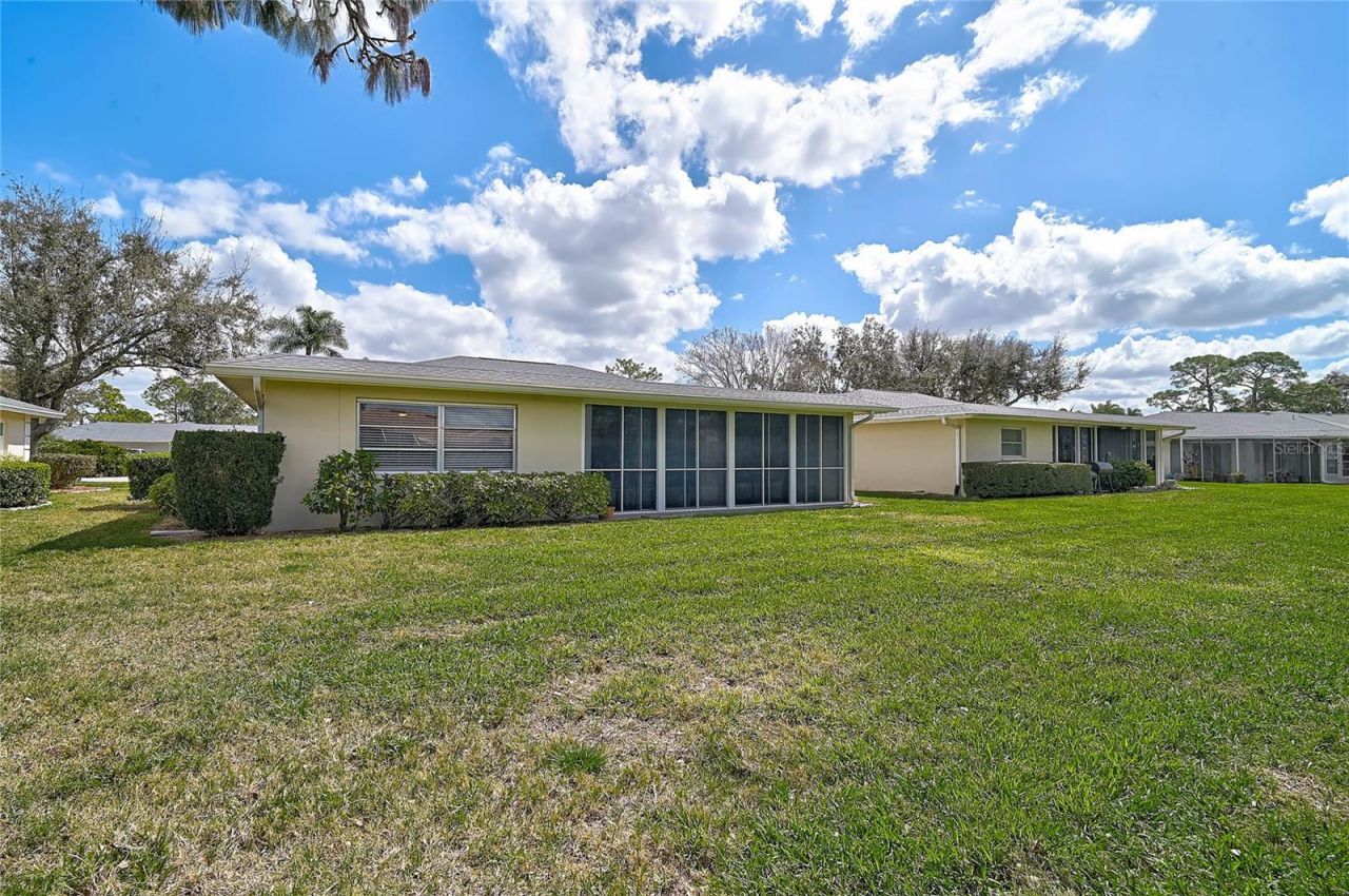 7128 W Country Club Drive N, Sarasota, FL 34243 Photo
