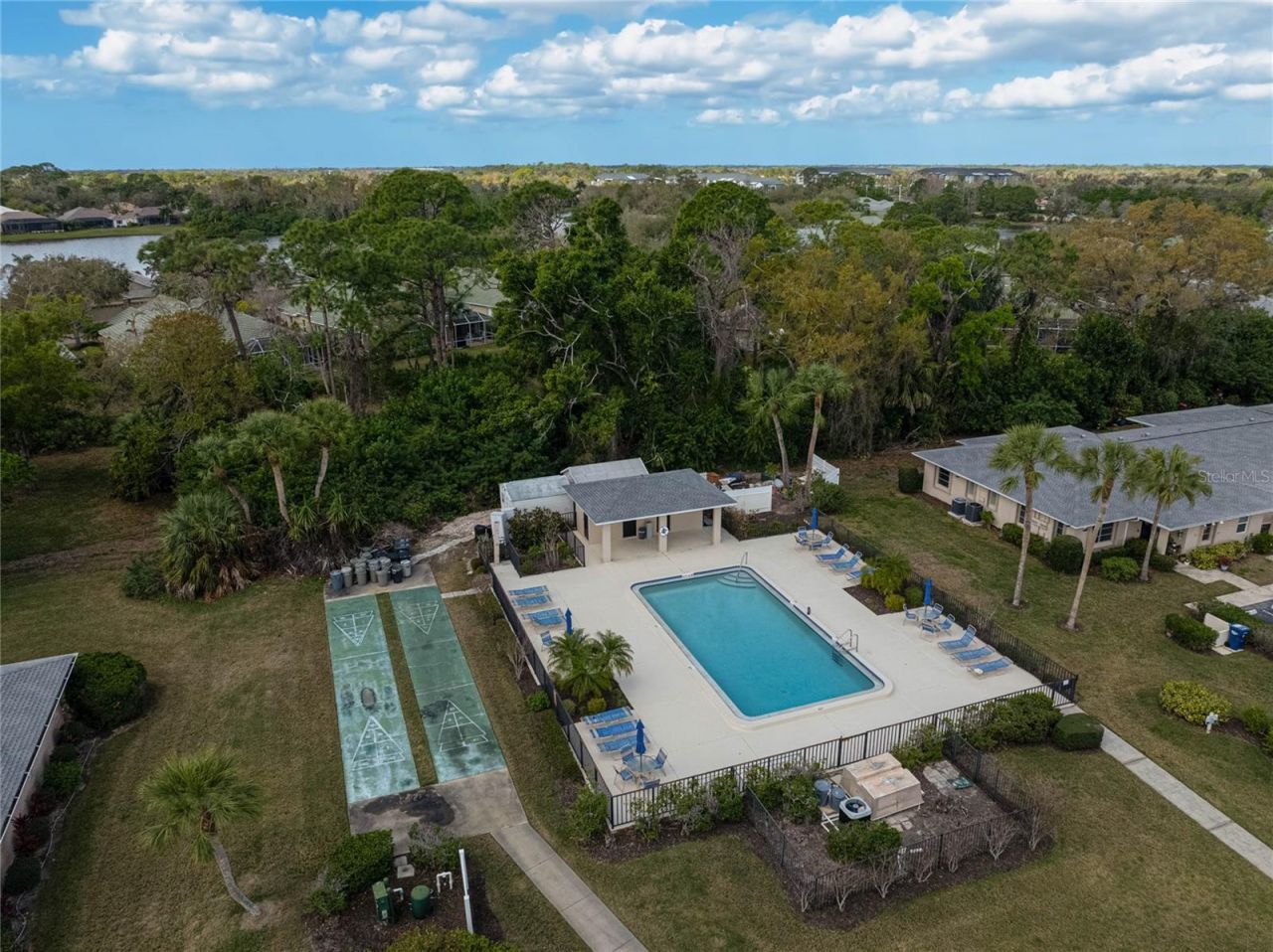 7128 W Country Club Drive N, Sarasota, FL 34243 Photo