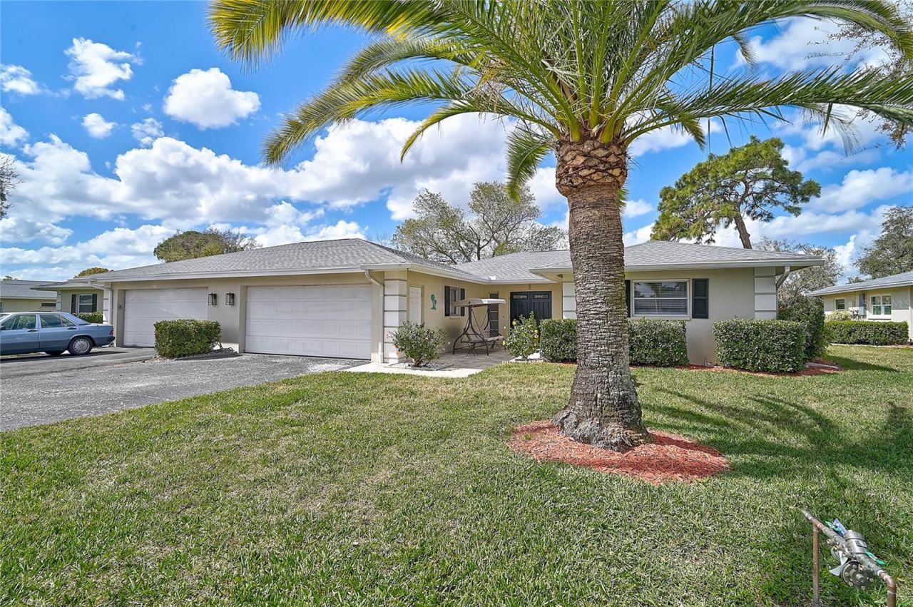 7128 W Country Club Drive N, Sarasota, FL 34243 Photo
