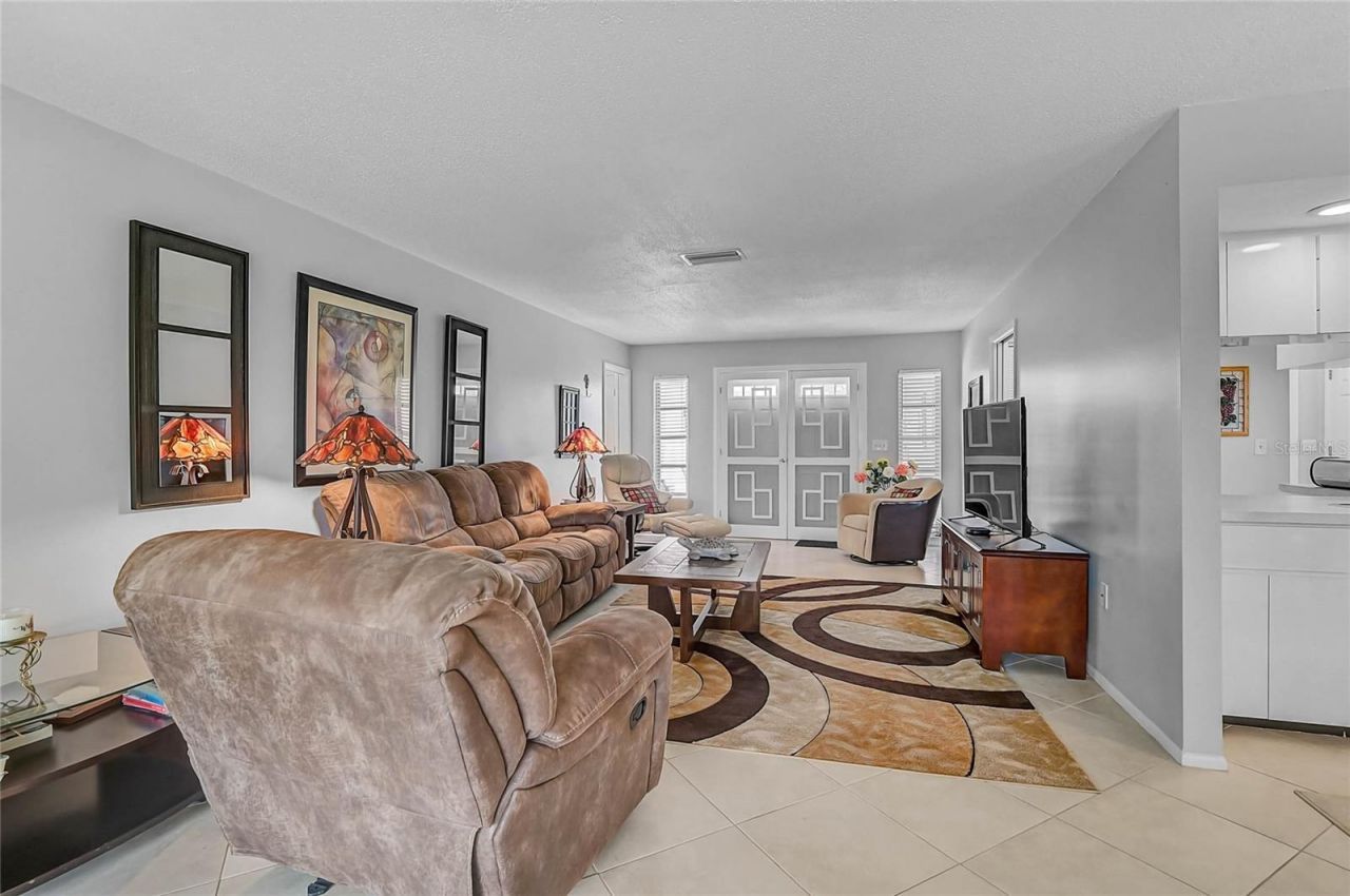 7128 W Country Club Drive N, Sarasota, FL 34243 Photo