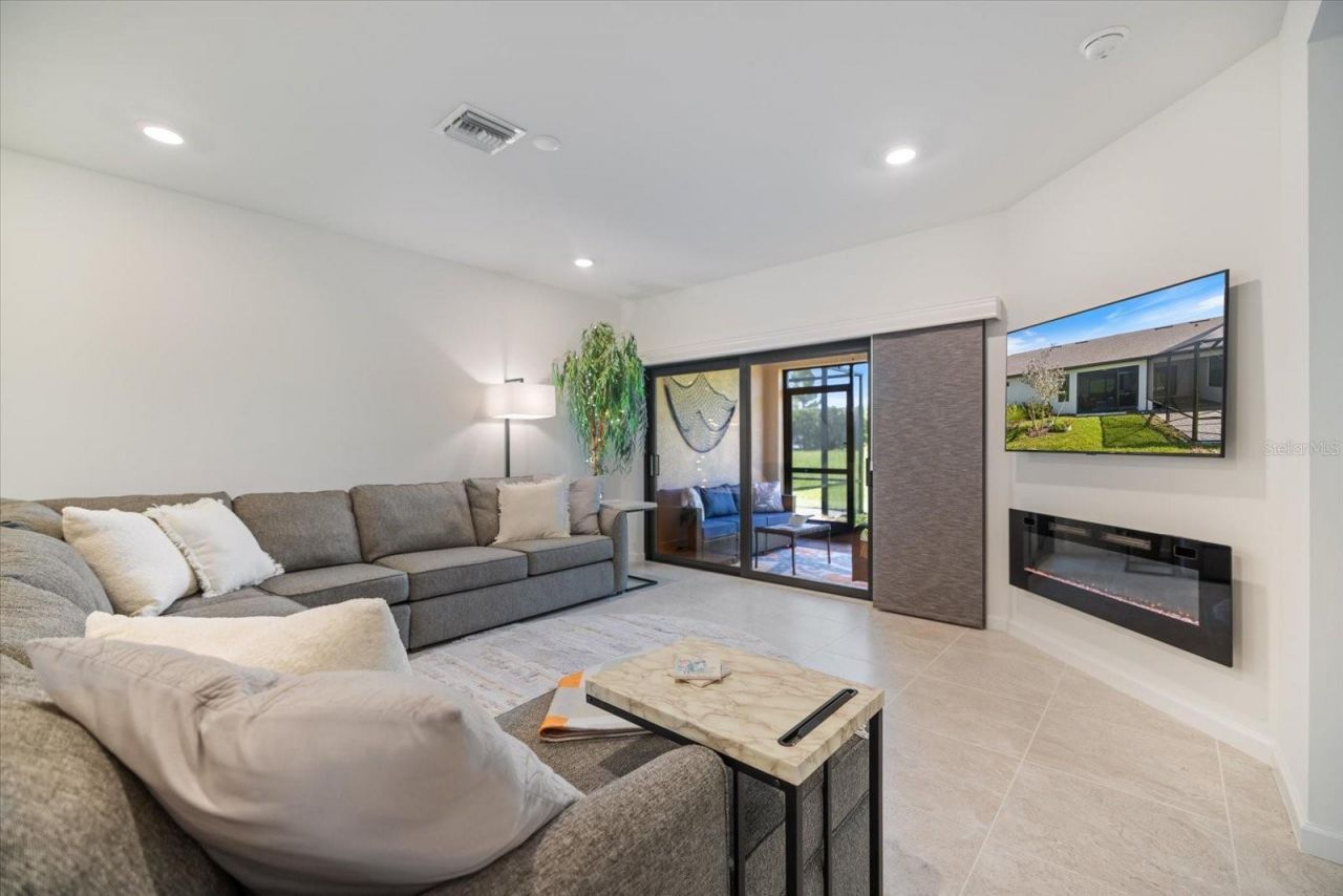 6511 Silverstar Drive, Sarasota, FL 34240 Photo