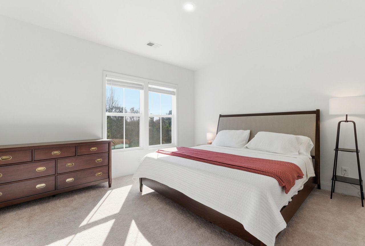 639 N Laurel Street Photo 20