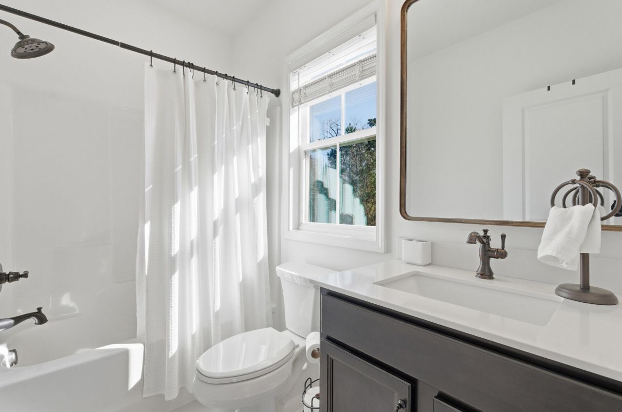 639 N Laurel Street Photo 21