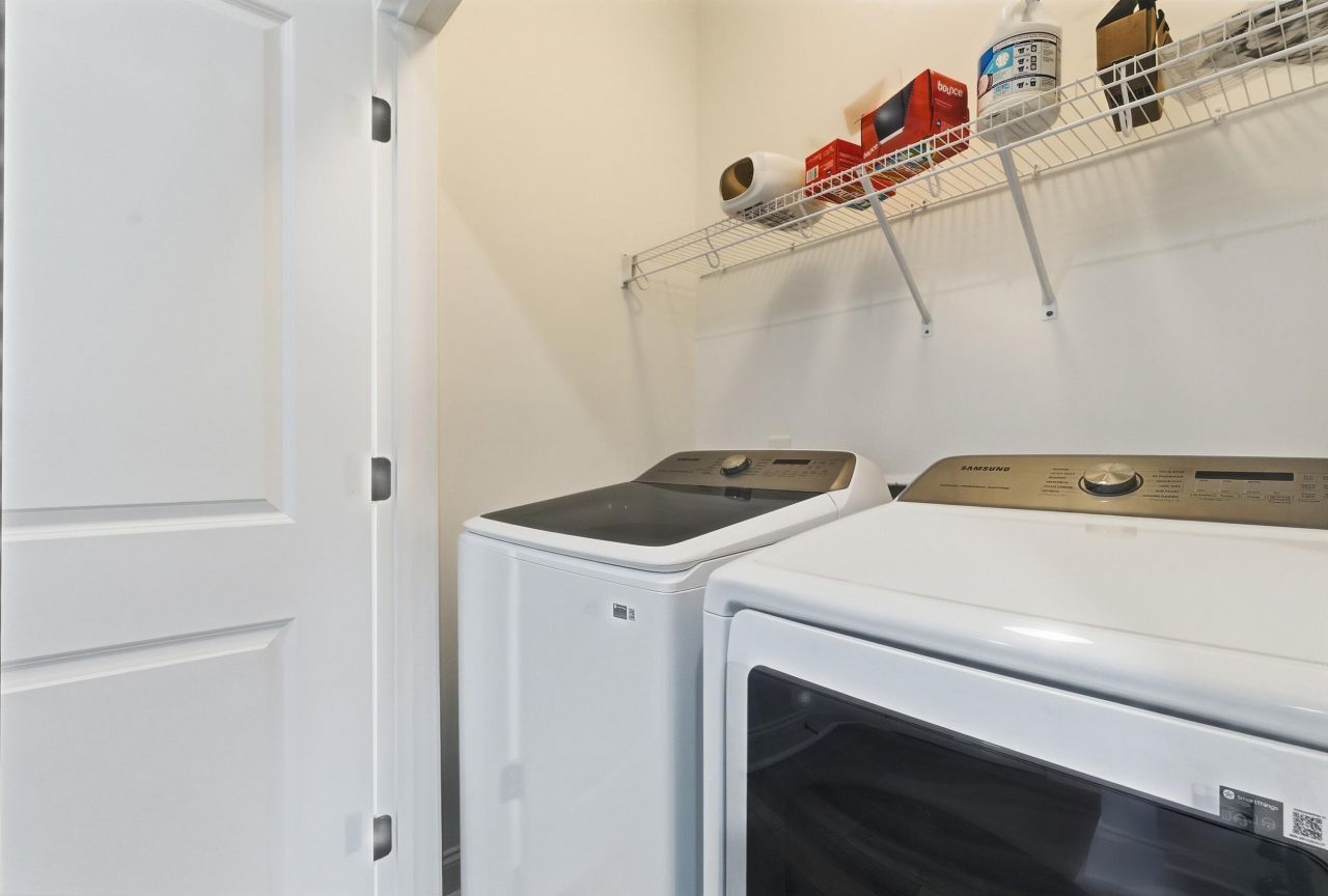 639 N Laurel Street Photo 25