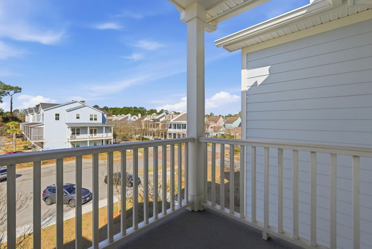 639 N Laurel Street Photo 27