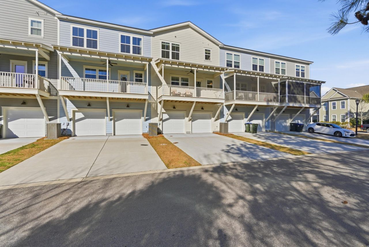 639 N Laurel Street Photo 29