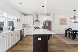 639 N Laurel Street photo 4