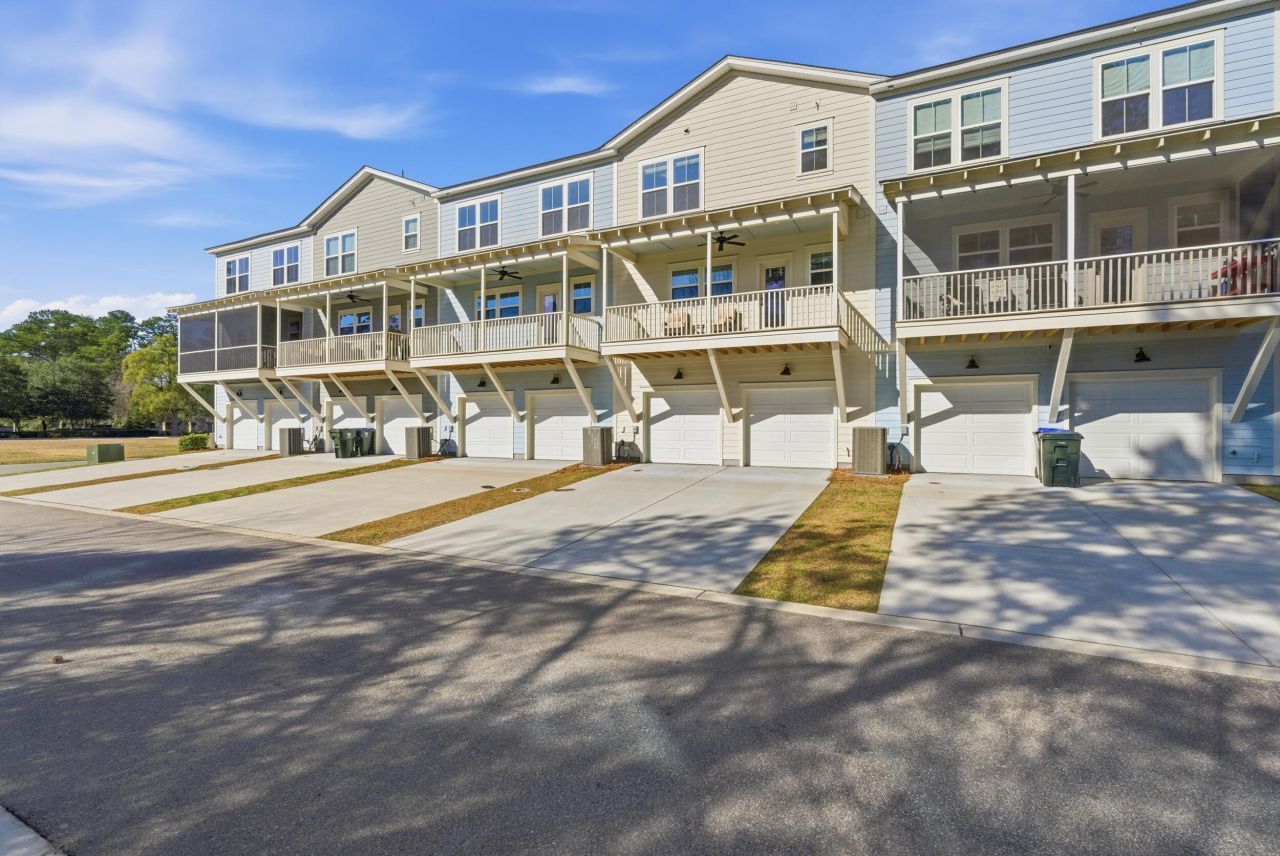 639 N Laurel Street Photo 31