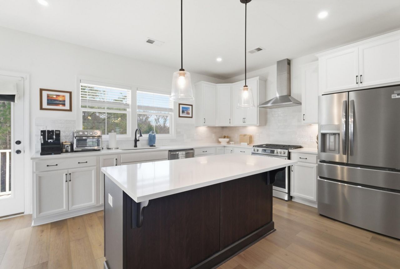 639 N Laurel Street Photo 4