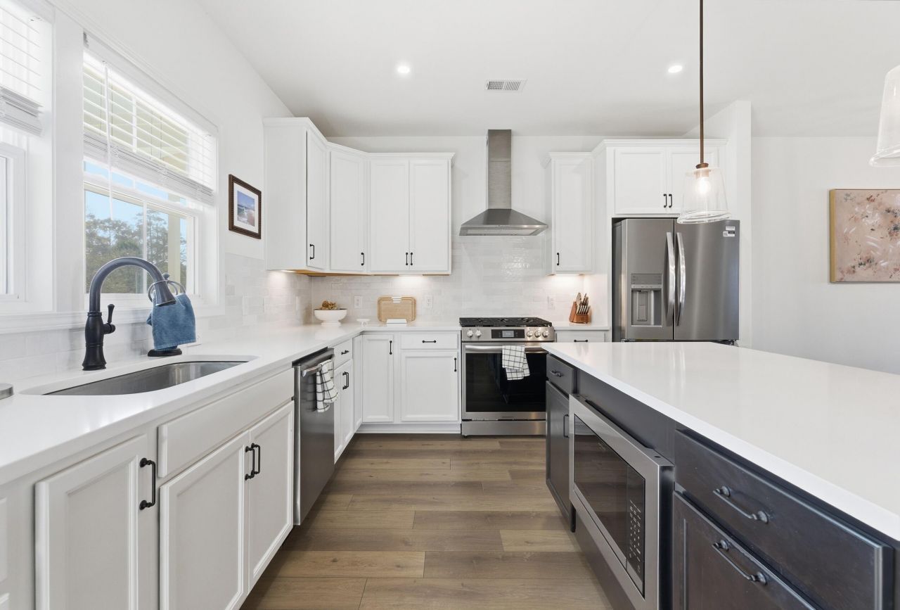 639 N Laurel Street Photo 5