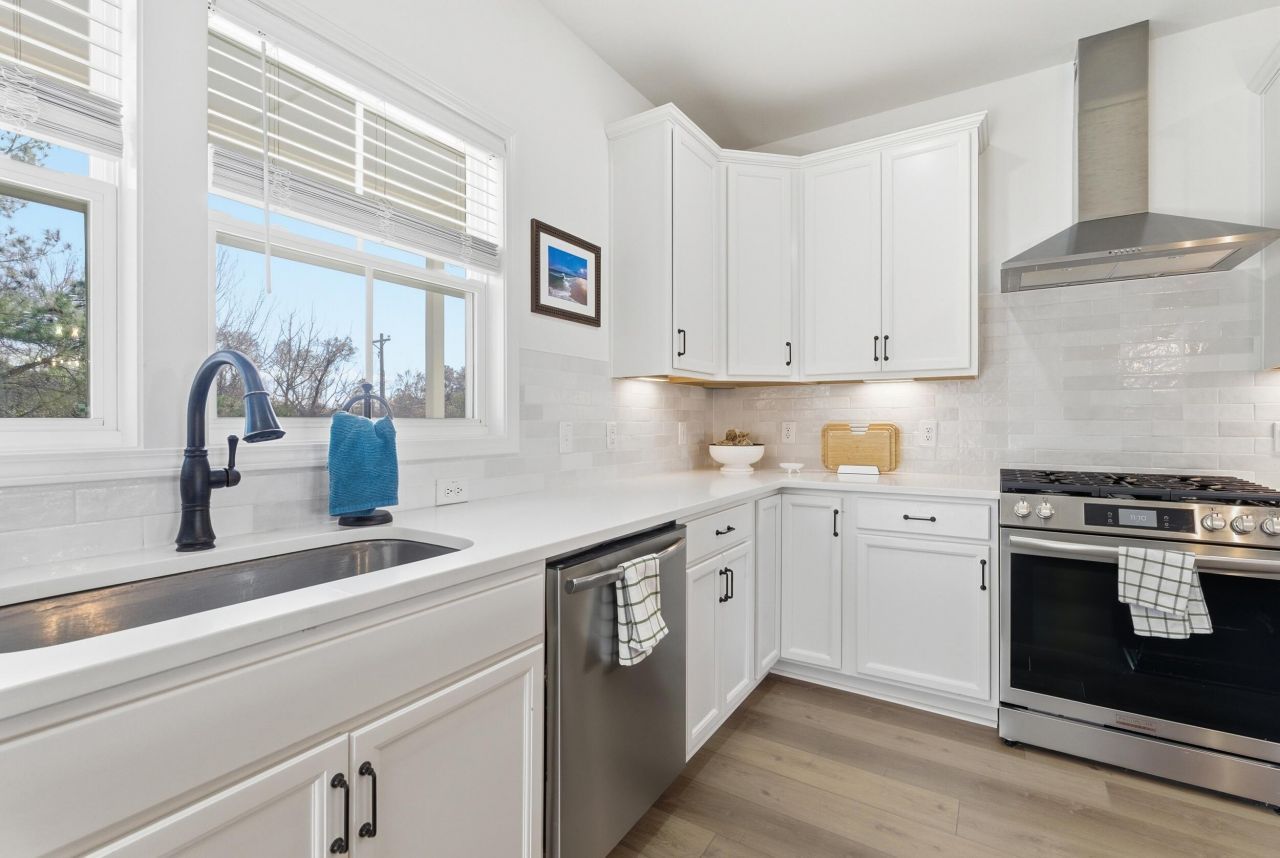 639 N Laurel Street Photo 6