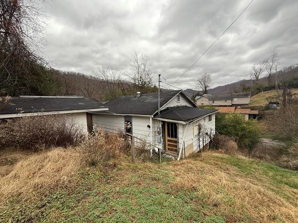 56 Cemetery Hill Road, Henlawson, WV 25547
