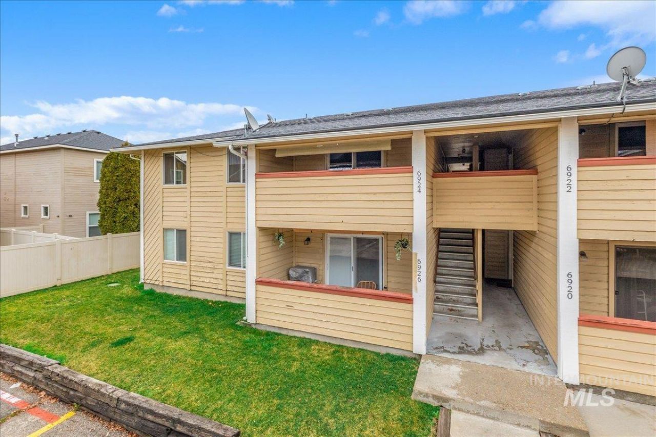 6924 Colehaven Lane, Unit 15, Boise, ID 83704 Main Photo