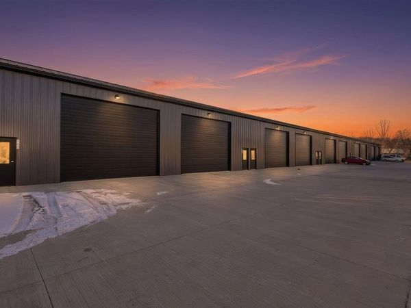 5315 Oakcrest Hill Rd, 23 units, Hills, IA 52235